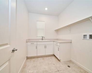 2622 E Embry Lane - Photo Thumbnail 10