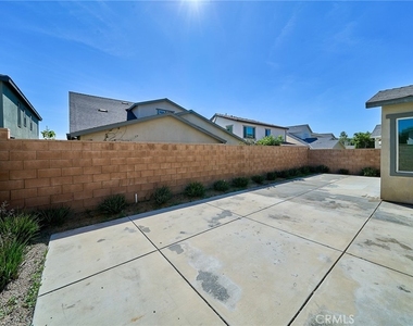 2622 E Embry Lane - Photo Thumbnail 23