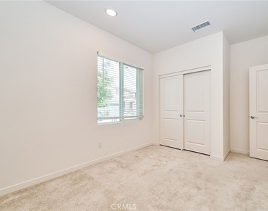 2622 E Embry Lane - Photo Thumbnail 11