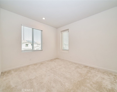 2622 E Embry Lane - Photo Thumbnail 9