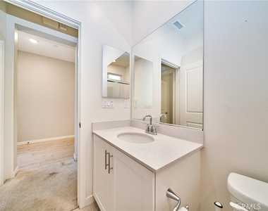2622 E Embry Lane - Photo Thumbnail 12