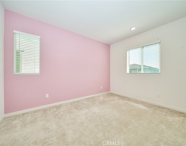 2622 E Embry Lane - Photo Thumbnail 17