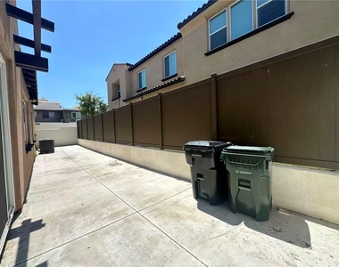 2326 Village Ct - Photo Thumbnail 14