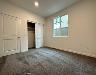 2326 Village Ct - Photo Thumbnail 10