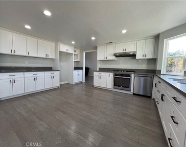 2118 Camino Largo Dr - Photo Thumbnail 3