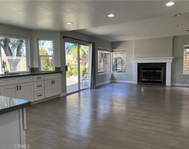 2118 Camino Largo Dr - Photo Thumbnail 2