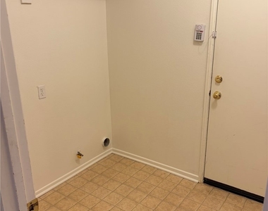 36168 Leeds Street - Photo Thumbnail 20