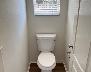 36168 Leeds Street - Photo Thumbnail 32