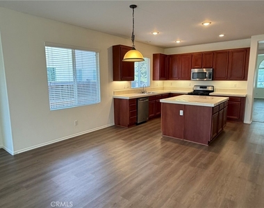 36168 Leeds Street - Photo Thumbnail 10