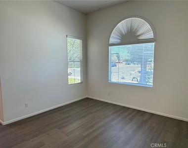 36168 Leeds Street - Photo Thumbnail 7