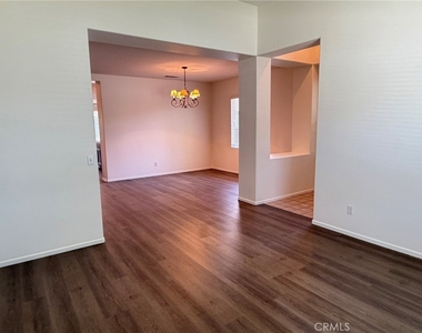 36168 Leeds Street - Photo Thumbnail 8