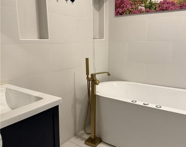5500 Lindley - Photo Thumbnail 16