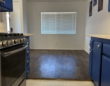 5500 Lindley - Photo Thumbnail 10