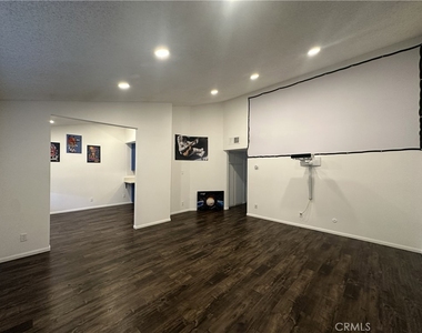 5500 Lindley - Photo Thumbnail 1