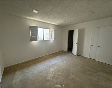 5500 Lindley - Photo Thumbnail 6
