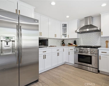 5347 Cangas Drive - Photo Thumbnail 13