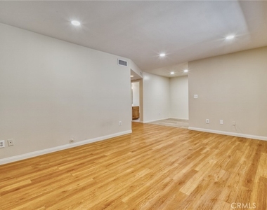 4546 Murietta Avenue - Photo Thumbnail 2