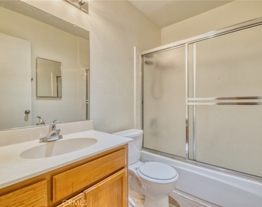 4546 Murietta Avenue - Photo Thumbnail 10
