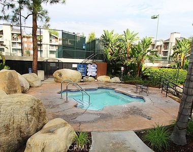 21550 Burbank Boulevard - Photo Thumbnail 22