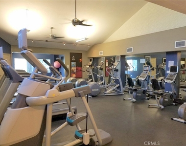 21550 Burbank Boulevard - Photo Thumbnail 14