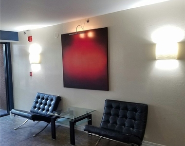 21550 Burbank Boulevard - Photo Thumbnail 16