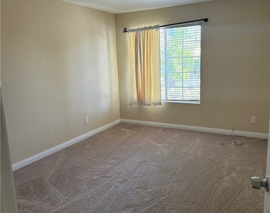 21550 Burbank Boulevard - Photo Thumbnail 6