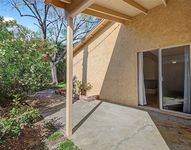4413 Canoga - Photo Thumbnail 26