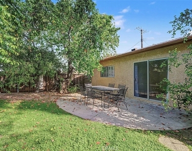 4413 Canoga - Photo Thumbnail 29