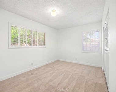 4413 Canoga - Photo Thumbnail 25