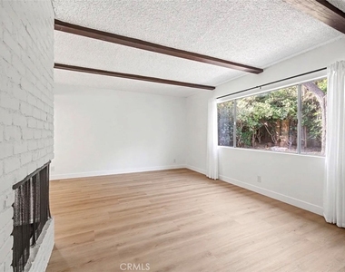 4413 Canoga - Photo Thumbnail 14