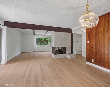 4413 Canoga - Photo Thumbnail 18