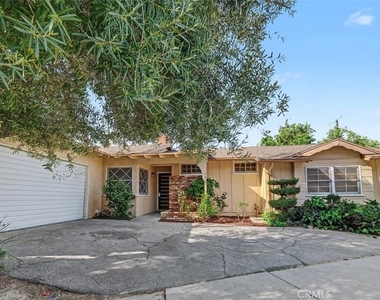 4413 Canoga - Photo Thumbnail 1