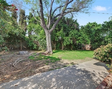 4413 Canoga - Photo Thumbnail 27