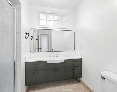 4413 Canoga - Photo Thumbnail 19