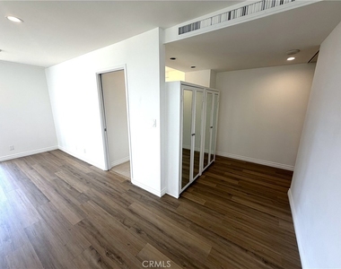 2160 Century Park East - Photo Thumbnail 8