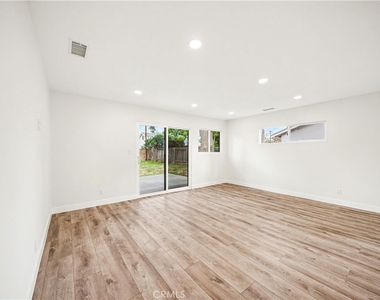 8738 Monogram Avenue - Photo Thumbnail 20