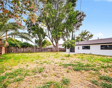 8738 Monogram Avenue - Photo Thumbnail 44