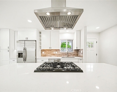 8738 Monogram Avenue - Photo Thumbnail 11