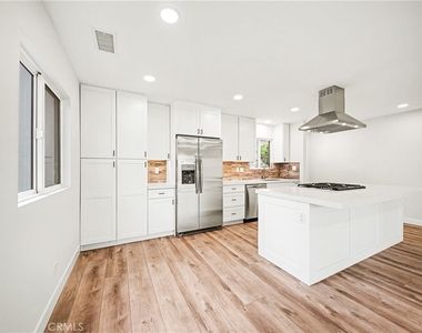 8738 Monogram Avenue - Photo Thumbnail 14