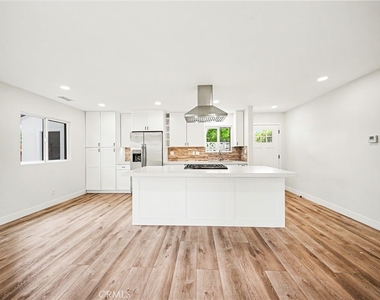 8738 Monogram Avenue - Photo Thumbnail 22