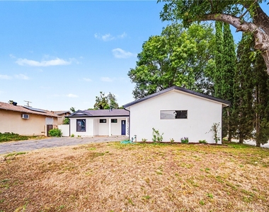 8738 Monogram Avenue - Photo Thumbnail 2