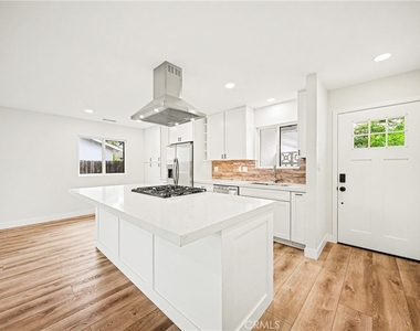 8738 Monogram Avenue - Photo Thumbnail 6