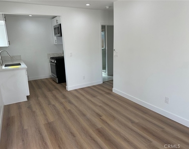 619 S Brand Boulevard - Photo Thumbnail 6