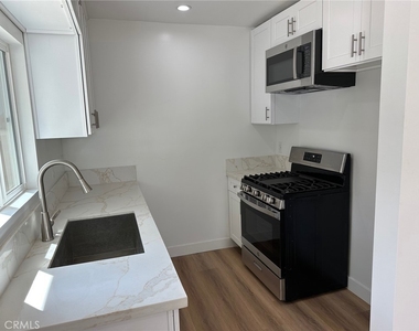 619 S Brand Boulevard - Photo Thumbnail 8