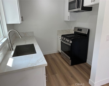 619 S Brand Boulevard - Photo Thumbnail 7