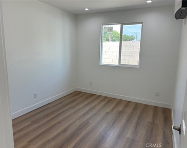 619 S Brand Boulevard - Photo Thumbnail 10
