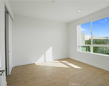 8750 Sepulveda Boulevard - Photo Thumbnail 13