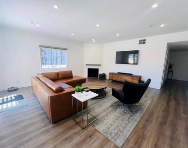 1645 Camden Avenue - Photo Thumbnail 2