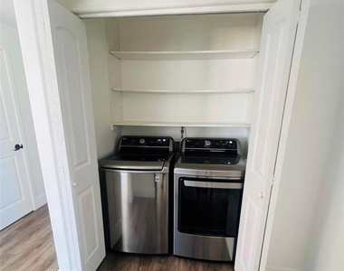 1645 Camden Avenue - Photo Thumbnail 9