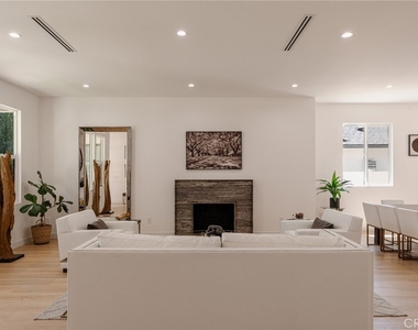5817 Cantaloupe Avenue - Photo Thumbnail 12